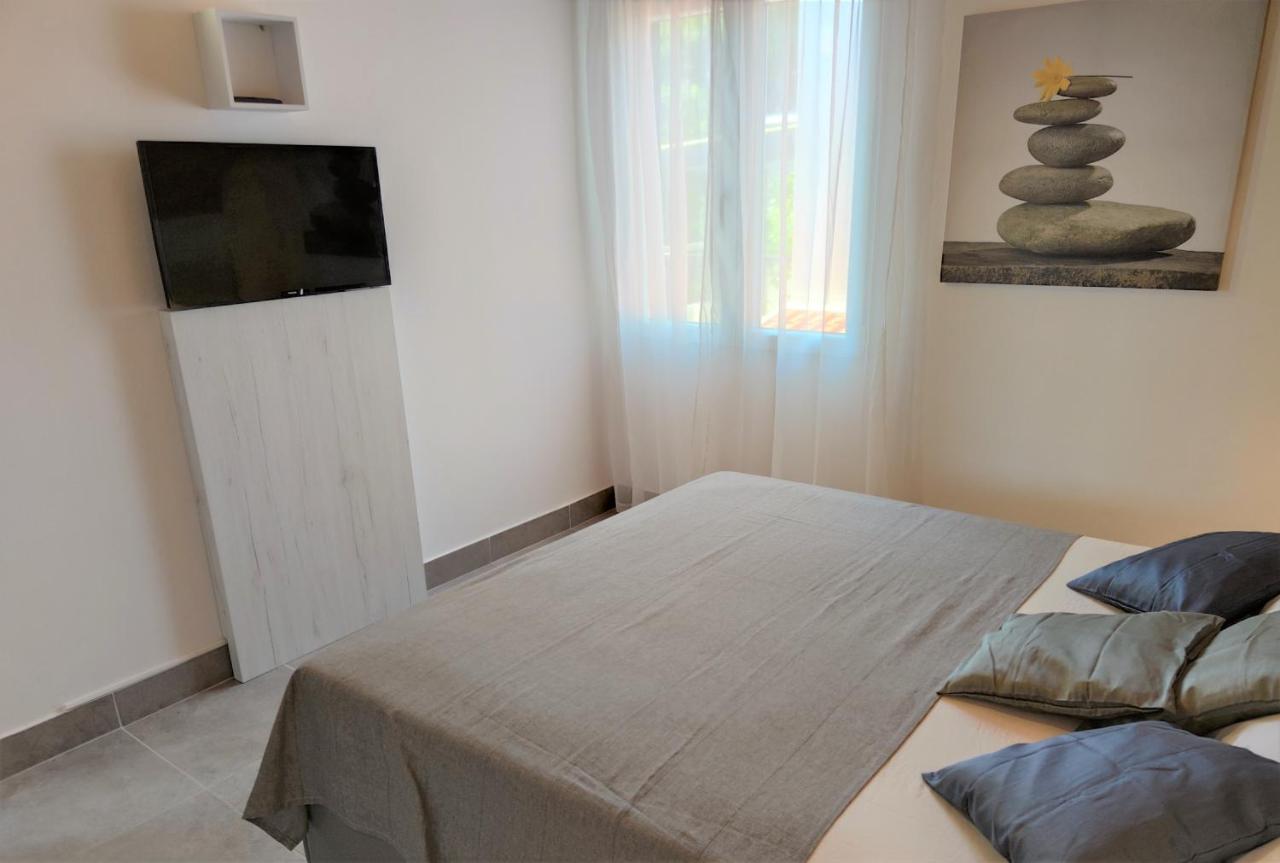 Apartments Rak Вис Экстерьер фото