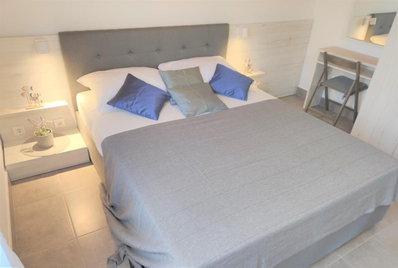 Apartments Rak Вис Экстерьер фото