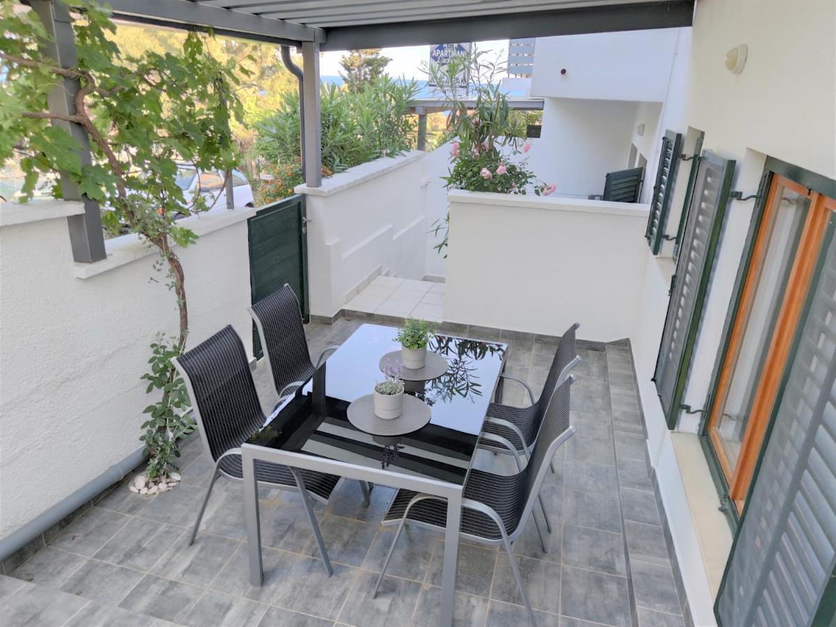 Apartments Rak Вис Экстерьер фото